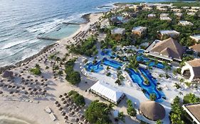 Luxury Bahia Principe Akumal Resort